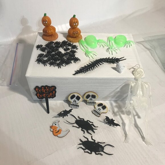 Halloween Creepy Crawly & Decor Set or Cake Deco Bugs Bats Skeletons Skull Sign - Picture 1 of 10
